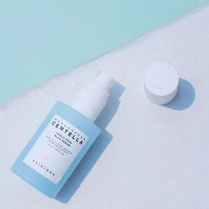 Madagascar Centella Hyalu-Cica Blue Serum